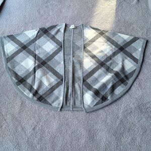 NWOT Rachel Zoe Gray Plaid Cape